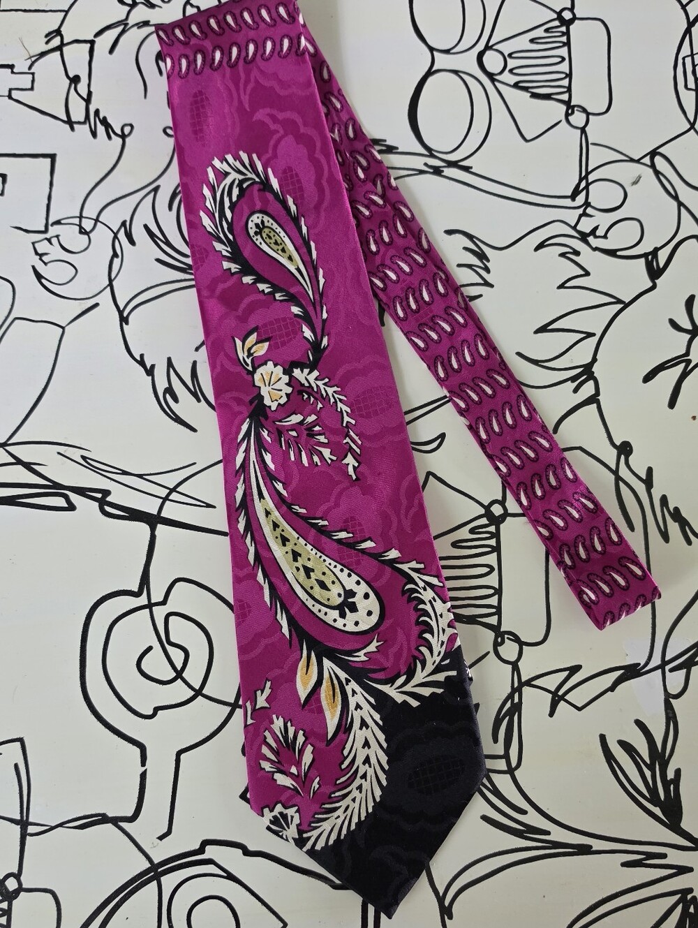 Vintage FORMAT Silk Tie Magenta Pink Black Floral Brocade Made In Japan 60"